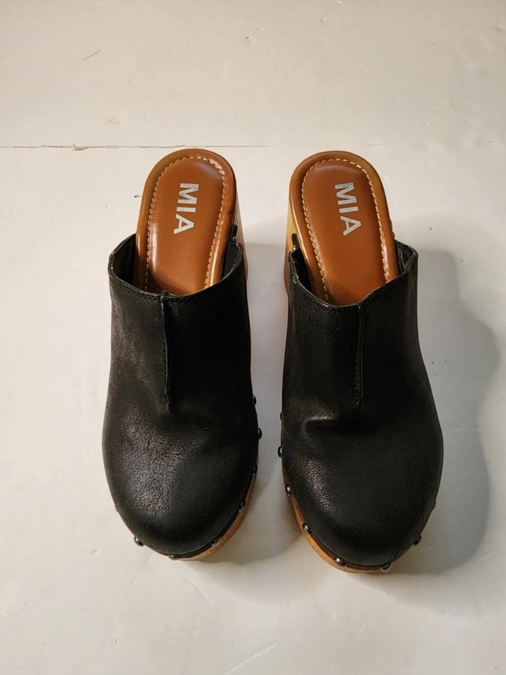MIA 8.5 Black Leather Clog Mules with Tan Insole and Wood-Tone Heel